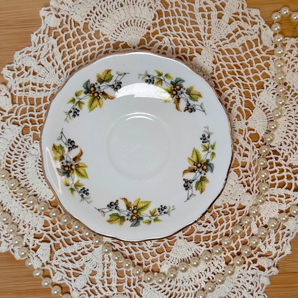 Royal Vale Bone China Saucer Made in England Autumn Berries